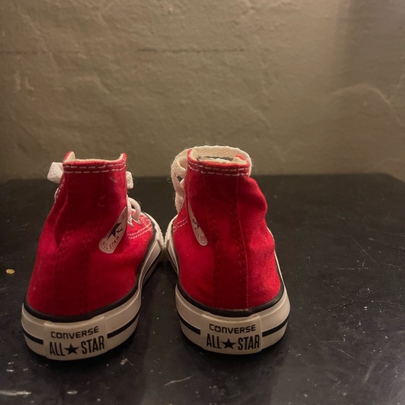 Converse shoes - Picture 3 of 4